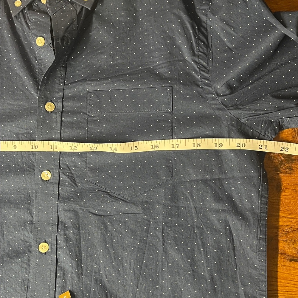 Banana Republic Navy Polkadot untucked shirt with a single pocket. Mens. - Picture 10 of 11